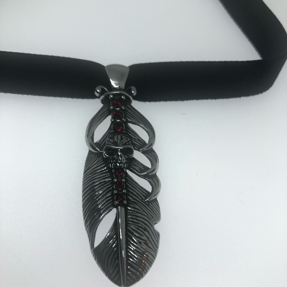 Vintage skull Feather pendant necklace